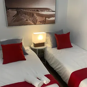 Piso Amplio Frente Al Mar En Pleno Paseo Marítimo. , Cádiz España