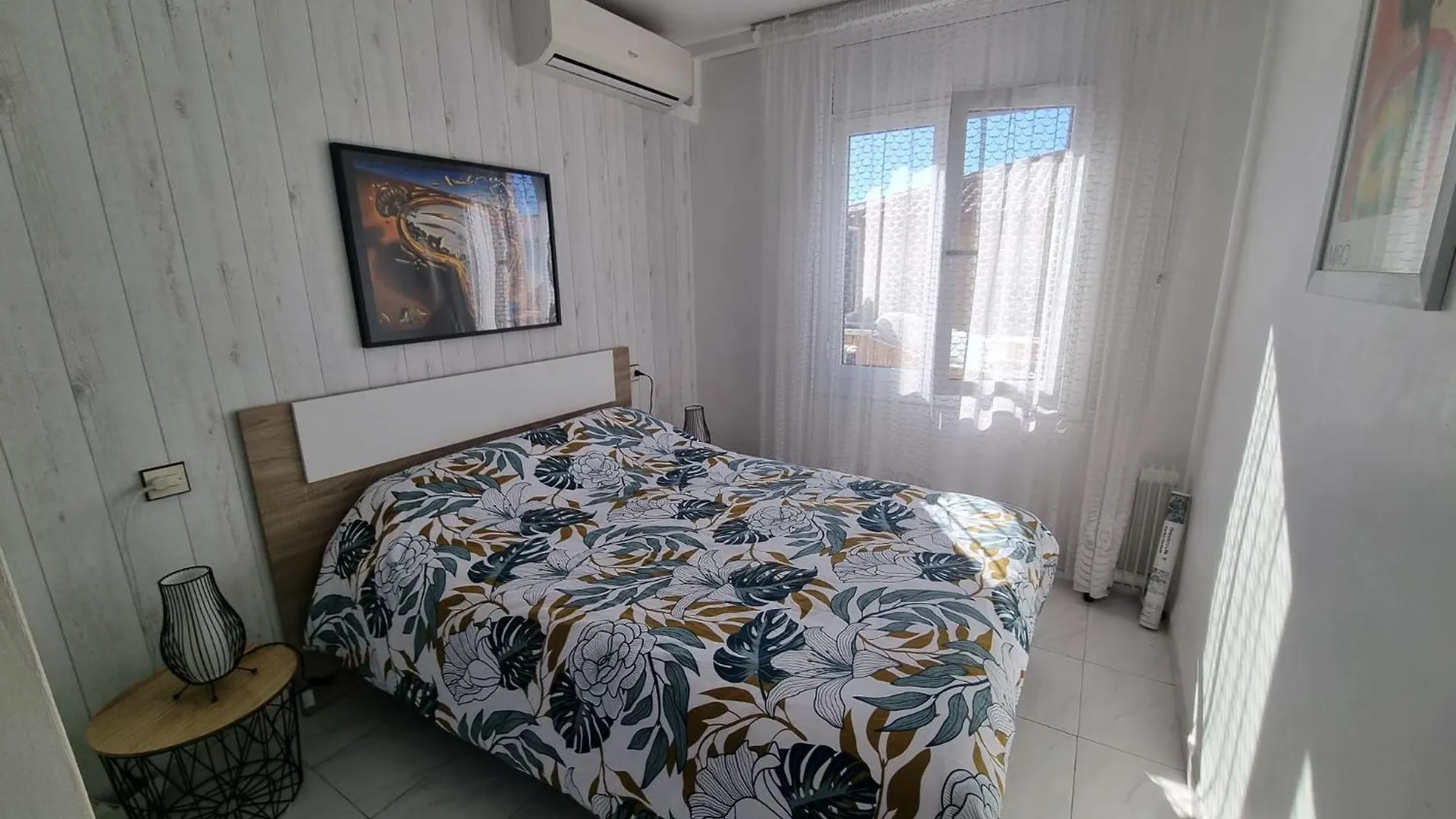 Lovely One Bedroom With Balcony Roses Spain